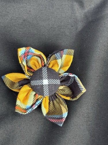 Spilla fiore tartan della