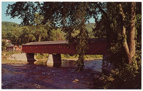 Ponte coperto attraverso - , il